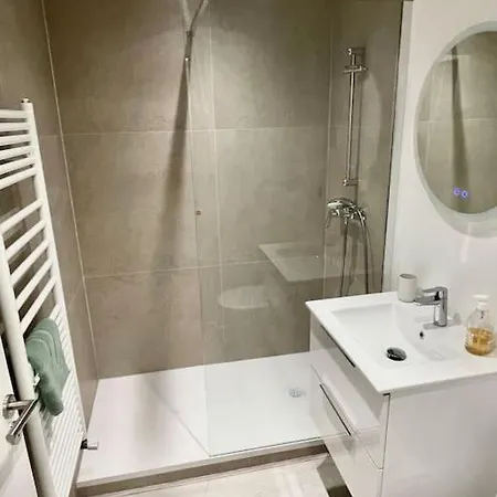 Apartment T2, Proche Plage, Rez De Jardin, Piscine, Parking