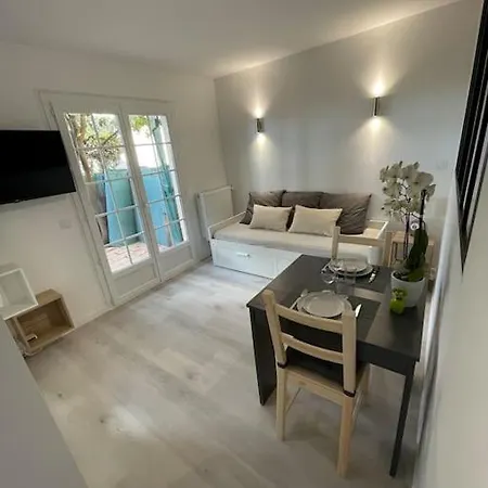 T2, Proche Plage, Rez De Jardin, Piscine, Parking Apartment Antibes