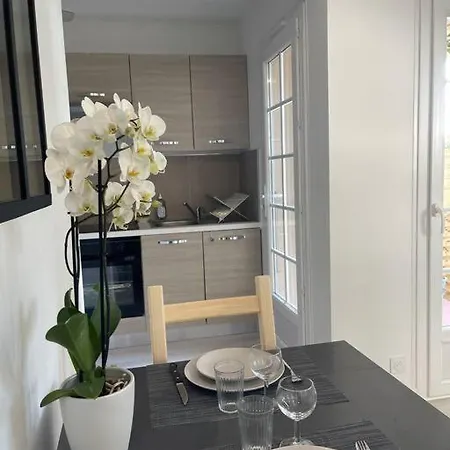 T2, Proche Plage, Rez De Jardin, Piscine, Parking